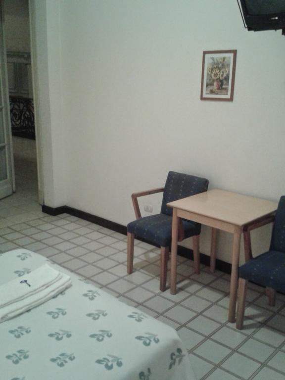 Mari Plaza Hotel บัวโนสไอเรส ภายนอก รูปภาพ