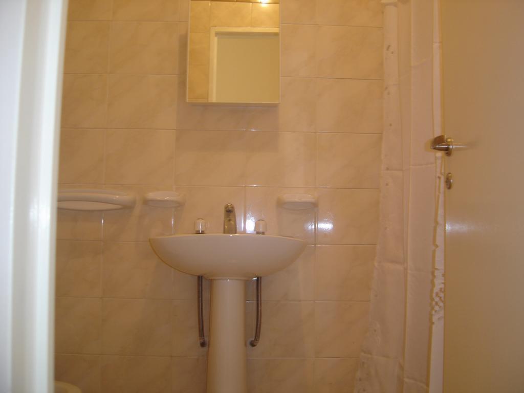 Mari Plaza Hotel บัวโนสไอเรส ภายนอก รูปภาพ