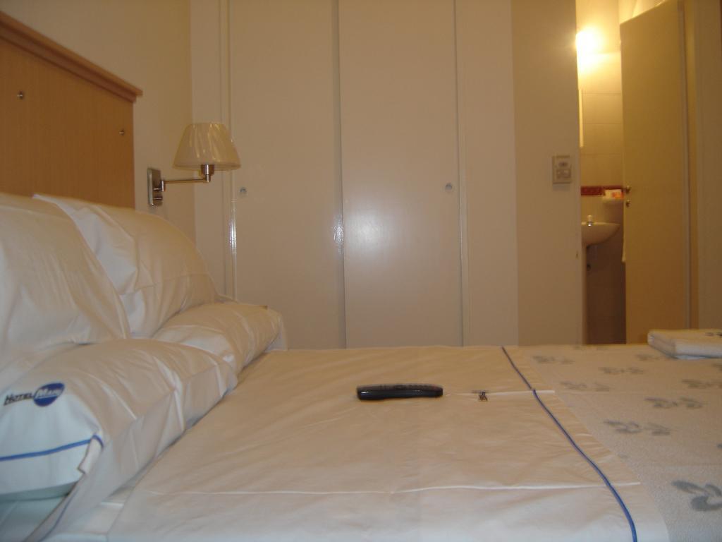 Mari Plaza Hotel บัวโนสไอเรส ภายนอก รูปภาพ