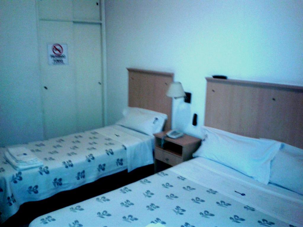 Mari Plaza Hotel บัวโนสไอเรส ภายนอก รูปภาพ