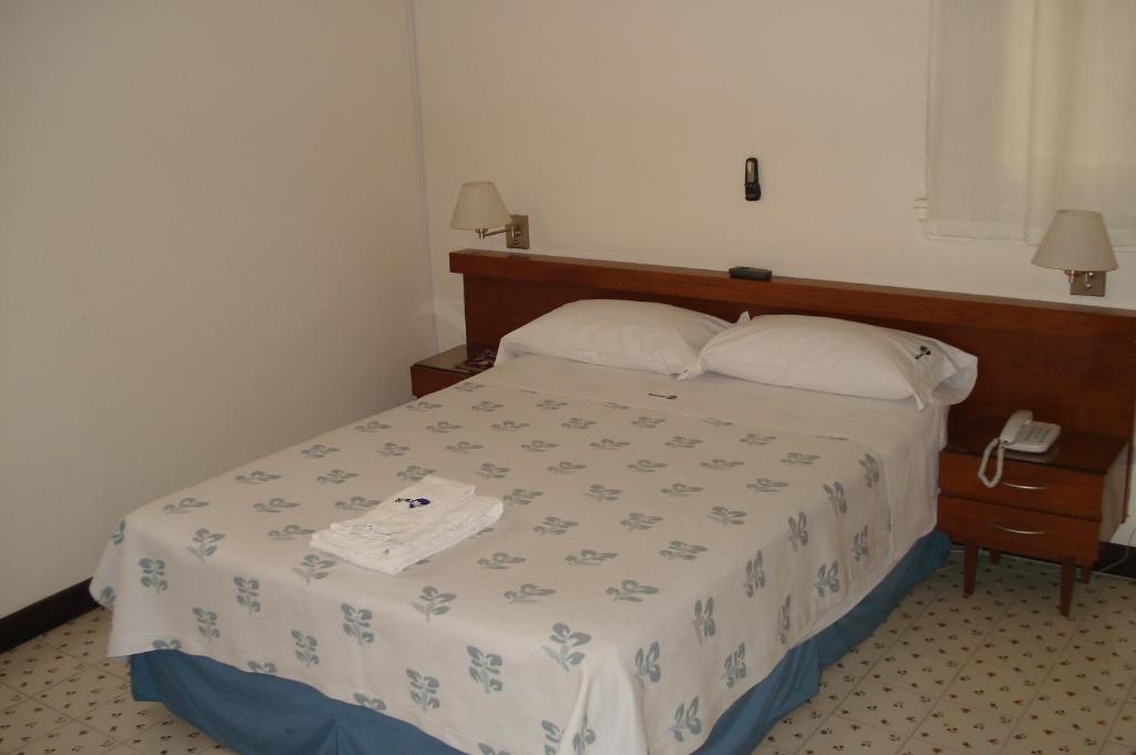 Mari Plaza Hotel บัวโนสไอเรส ภายนอก รูปภาพ