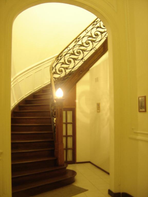 Mari Plaza Hotel บัวโนสไอเรส ภายนอก รูปภาพ